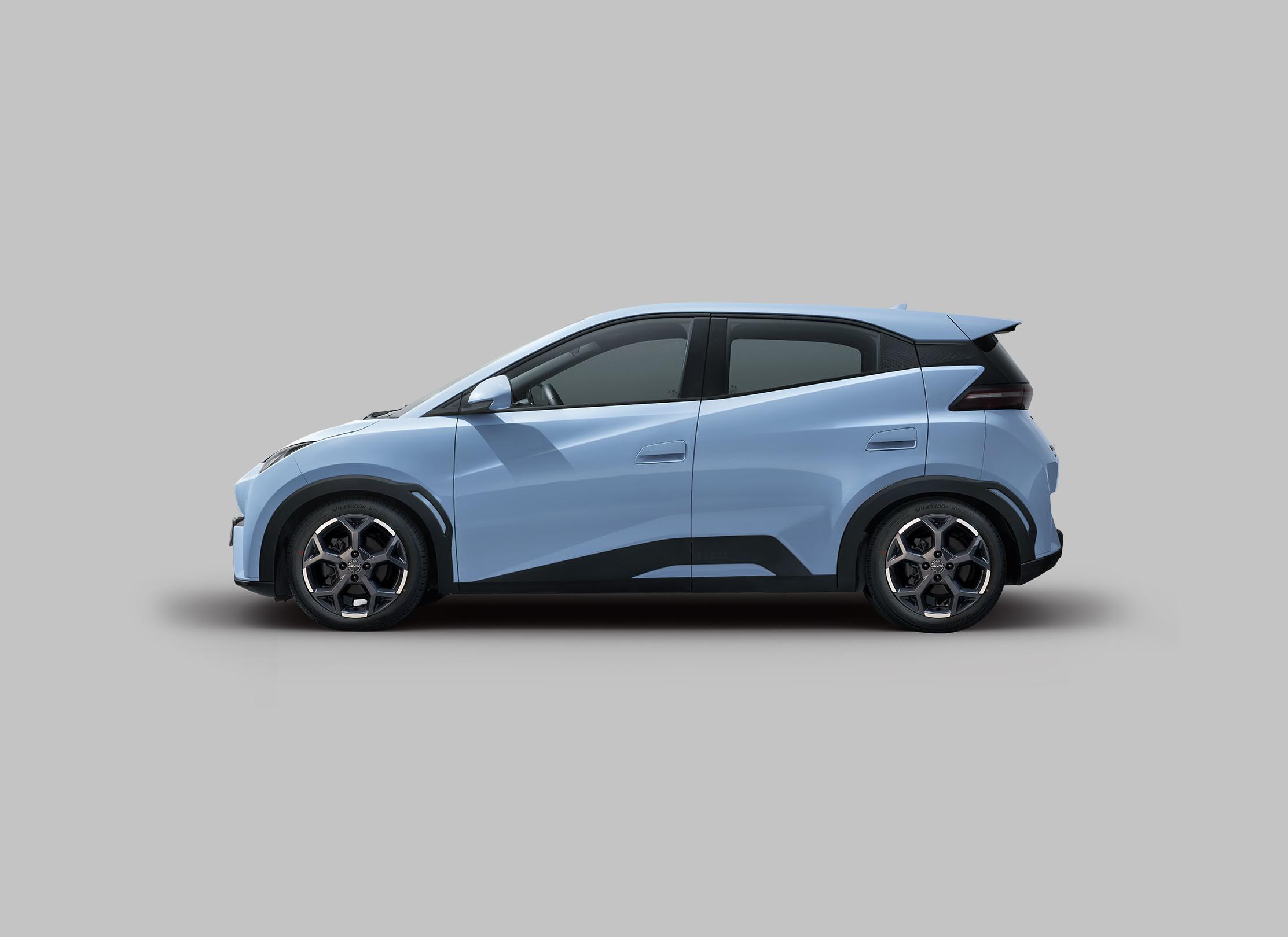 BYD DOLPHIN MINI en color Polar Night Black